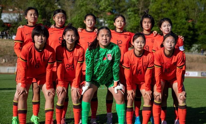 探访U16女足国少驻地 温馨中彰显爱国气息 探访U16女足国少驻地 温馨中彰显爱国气息